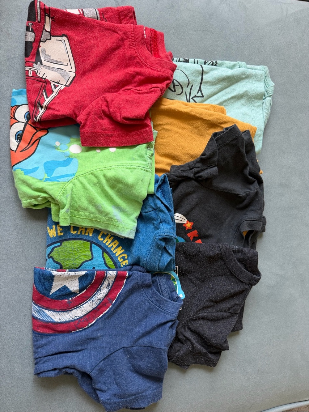 Mixed Boys Graphic T-Shirt Lot in Red, Blue, Green, Black, Yellow. Size 2T